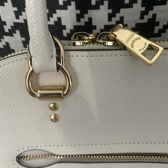 COACH Katy chalk satchel/crossbody, 17", adj. strap, feet. - Picture 4 of 13